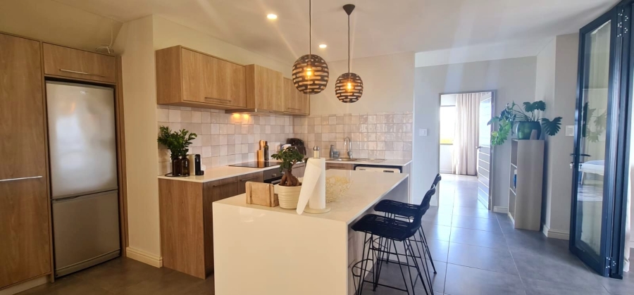 10 Bedroom Property for Sale in Bloubergstrand Western Cape